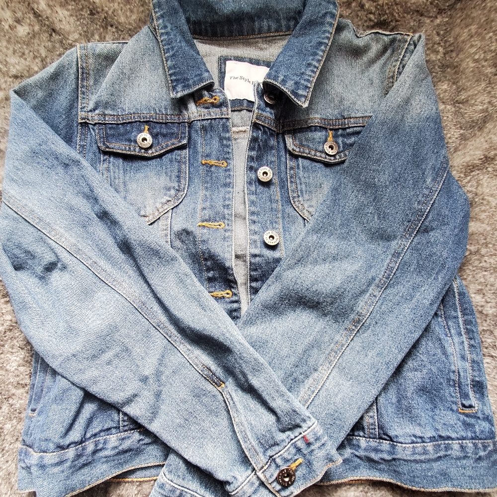 Jackets - Picture 2 of 5